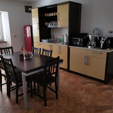 Apartma Vatovec Ancarano Esterno foto