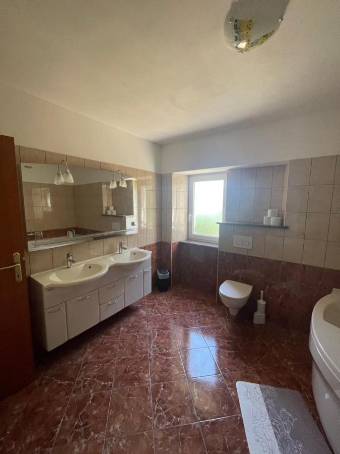 Apartma Vatovec Ancarano Esterno foto