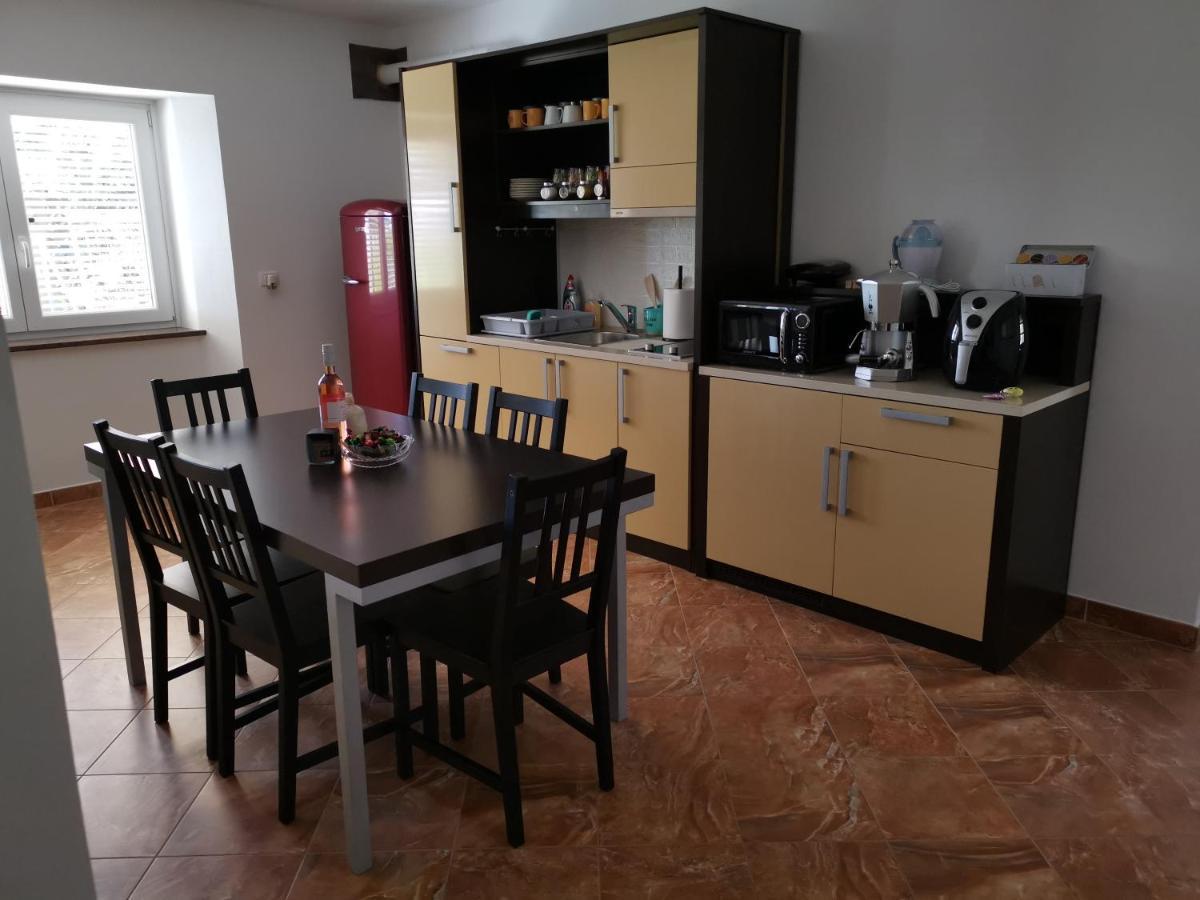 Apartma Vatovec Ancarano Esterno foto