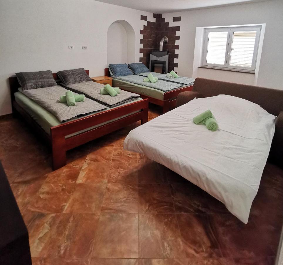 Apartma Vatovec Ancarano Esterno foto